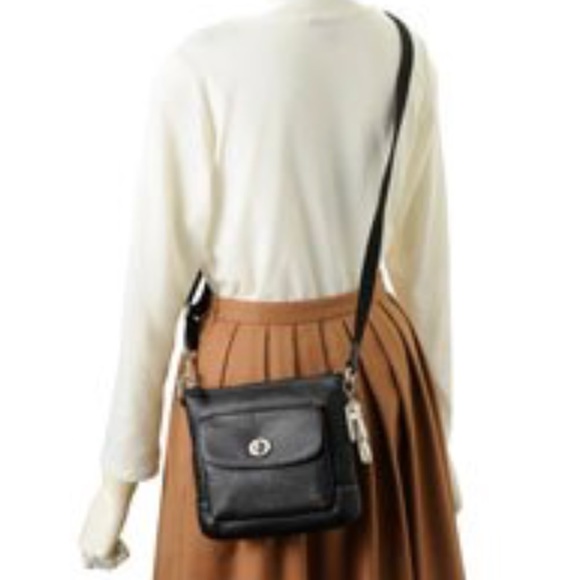 Nwt Authentic Coach Crossbody leather bag - Picture 4 of 8